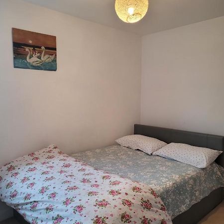 Room Near Heathrow Airport 希思罗 外观 照片